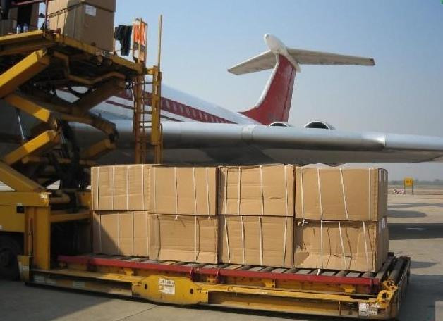 航空货运与普通快递的核心区别